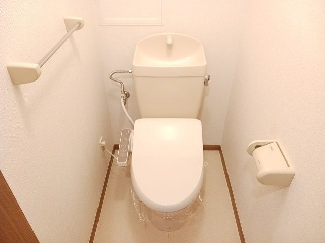 町田市常盤町の賃貸マンションのトイレ