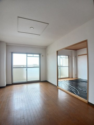 アフロディ布市の内装