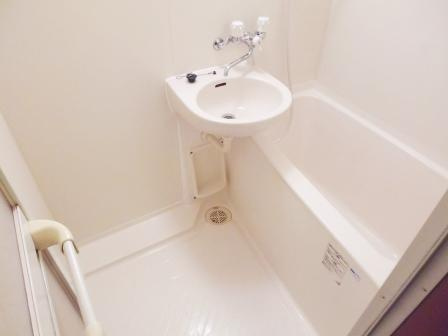 昭和ヒルズの浴室|※別部屋写真