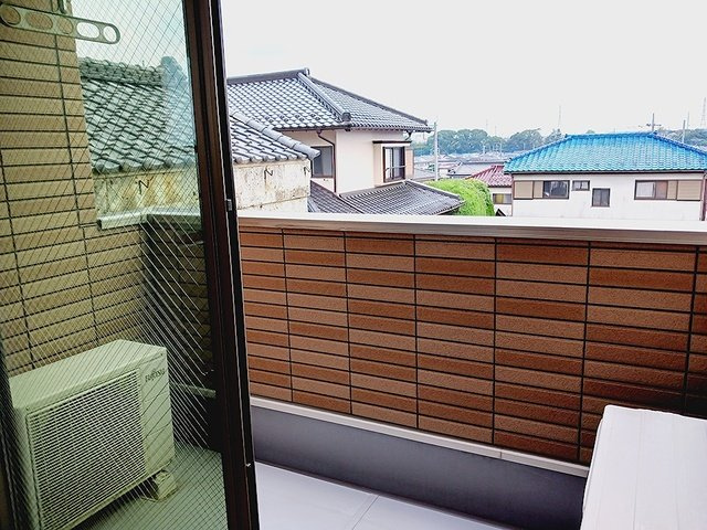 【バルコニー】 | ＫＯＴＯＲＩの丘 | 外からの目が気にならないバルコニーで洗濯物が干せます