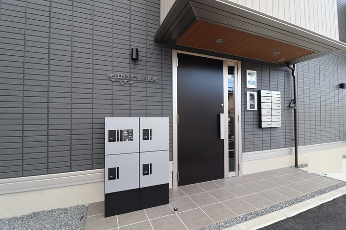 D-ROOM西長瀬のエントランス