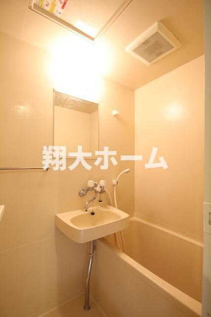 ＥＣＬＵＳＥの浴室
