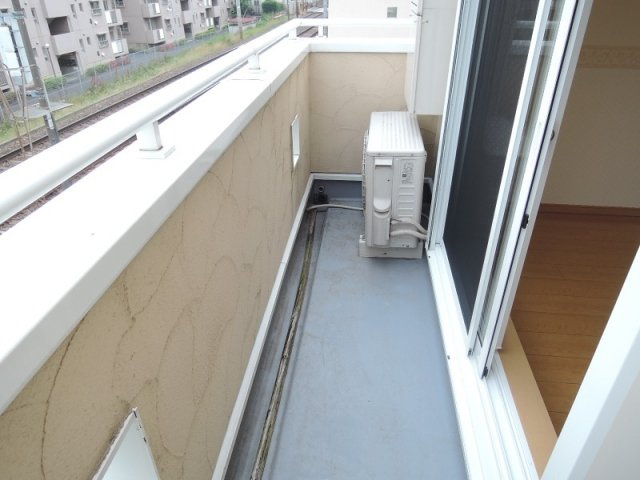 習志野市谷津１丁目のアパートのバルコニー