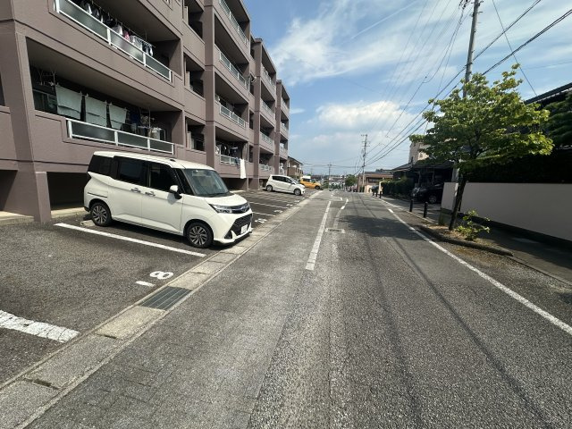 第二サンパーク奥村の駐車場