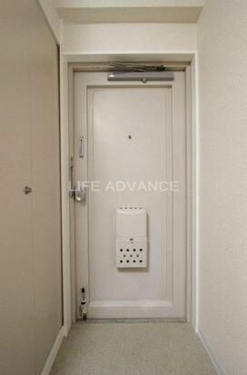 目黒三田フラワーマンションの玄関