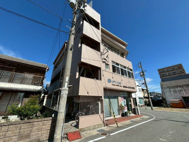 八木ビルの外観