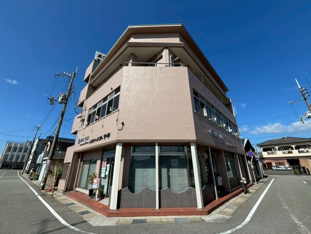 八木ビルの外観