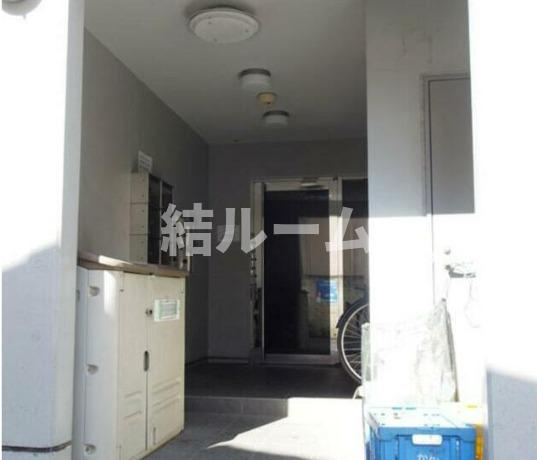 板橋区小豆沢３丁目の賃貸マンションのエントランス