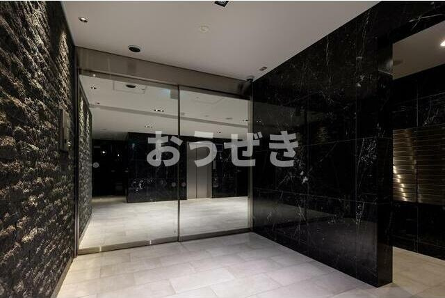 エストゥルース新小岩のエントランス