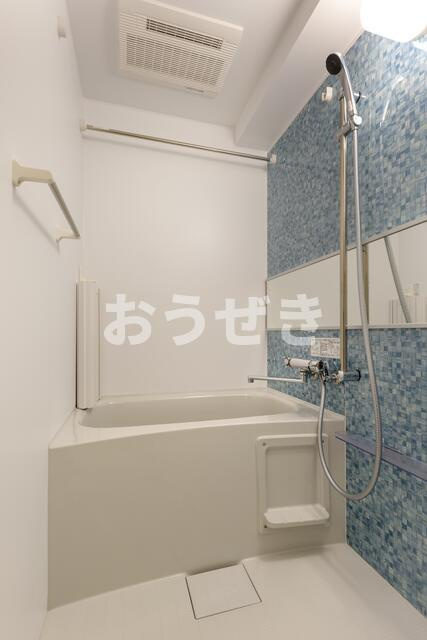 エストゥルース新小岩の浴室