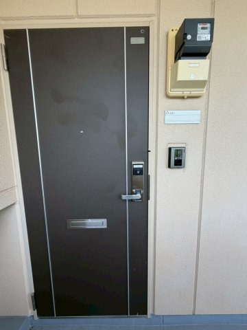 F.ロッシュの玄関