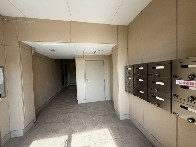 F.ロッシュのエントランス