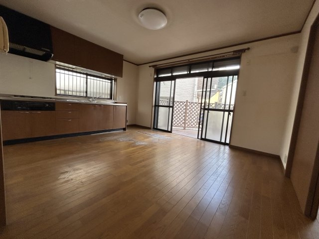 前田町戸建ての洋室|１階LDK１０帖