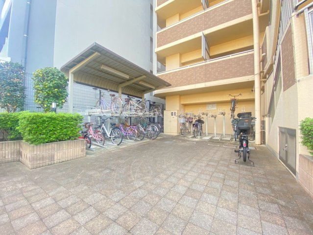 グランアッシュ上小阪の駐輪場
