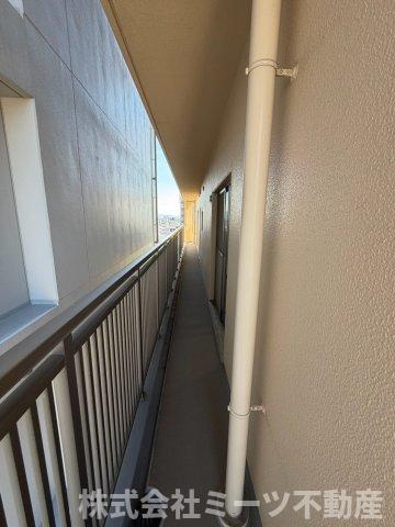 グランアッシュ上小阪のバルコニー