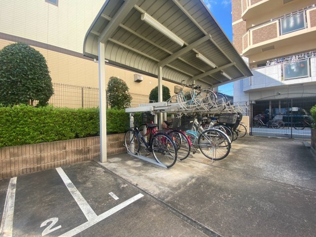 グランアッシュ上小阪の駐輪場