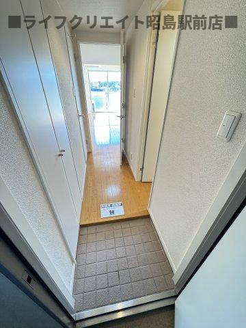 STEP1の玄関