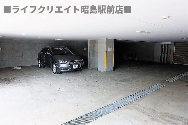 STEP1の駐車場