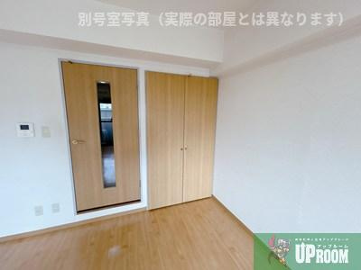 グランドハイツ豊山Ⅰの居間・リビング
