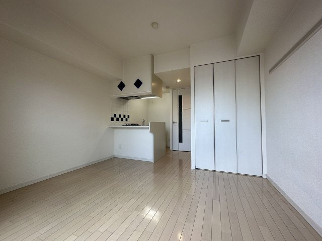 【寝室】プレサンス三宮東アルバーナ