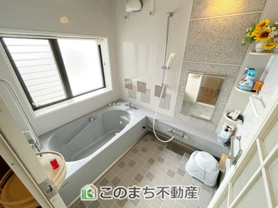 【浴室】 | 小山市城山町5丁目　中古戸建 | ゆったり足を伸ばして浸かれる広々バスタブ♪一日の疲れを優しく癒やす至福 バスタイムを過ごせます★