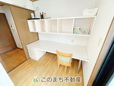 【ランドリースペース】 | 小山市城山町5丁目　中古戸建 | アイロンがけから家族別の収納までスムーズ♪洗濯物を畳んでそのまましまえる家事楽仕様の空間です★