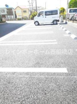 ヒルサイドⅢの駐車場