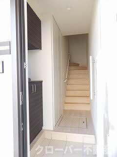 プロヌーブ原田町 B棟の玄関