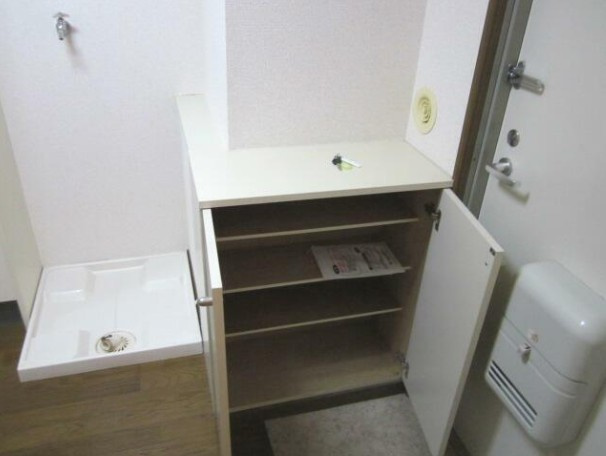 テンライフマンションの玄関