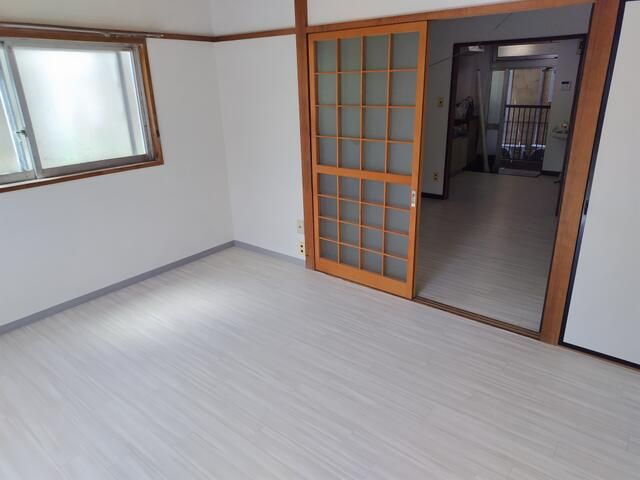 光栄マンションの居間・リビング