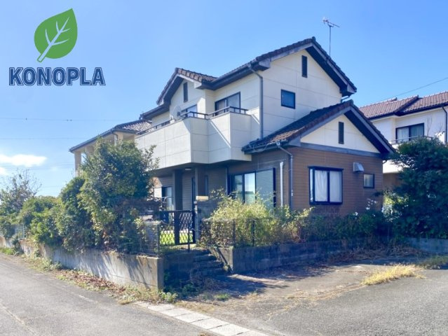 【中古戸建】北群馬郡榛東村大字広馬場の外観|■外観｜窓の配置や、爽やかな外観が清潔感をもたらします。まっさらなキャンバスのような家にこだわりを彩って…始めよう、あなただけの豊かな暮らし( ＾＾ )
