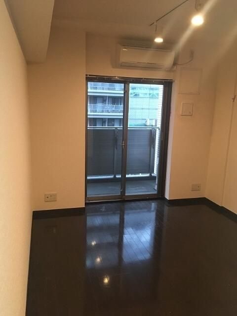 グロースメゾン新横浜の居間・リビング