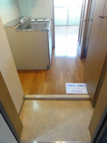 スカイコートヌーベル早稲田の玄関