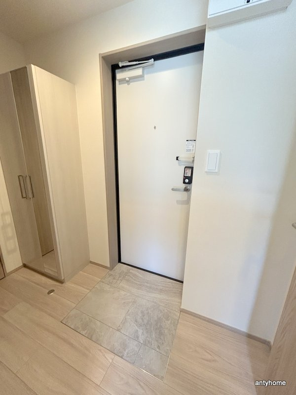 LOFTRIA大正　仲介手数料無料の玄関