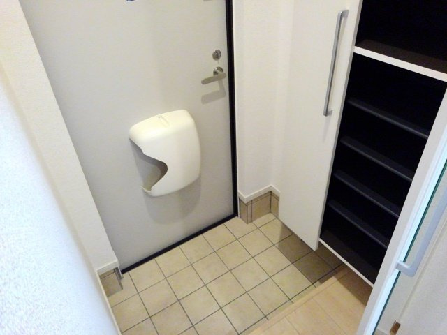 プレミアージュ城西の玄関