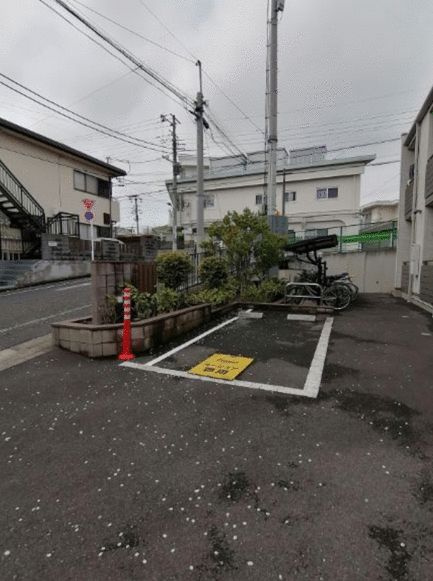 ガイア上池台の駐車場