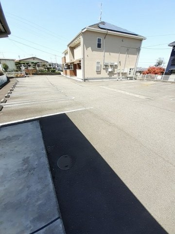 ピュア　サイトＢの駐車場
