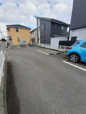 グレイス横黒の駐車場