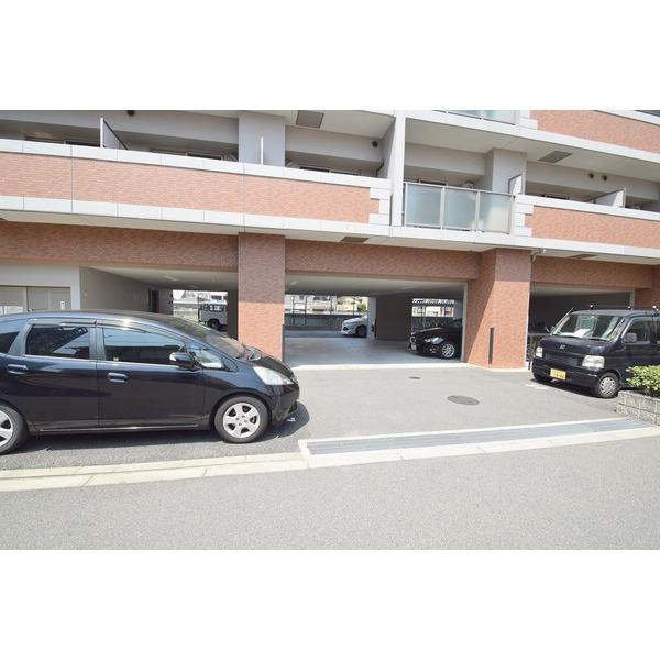 プリムールの駐車場