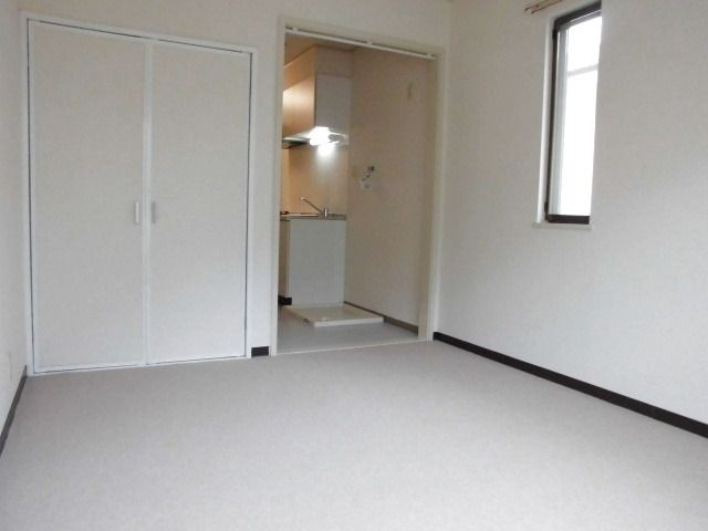 コルシード祐天寺の居間・リビング|二面採光角部屋のお部屋です