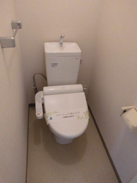 コルシード祐天寺のトイレ|落ち着いた色調のトイレです