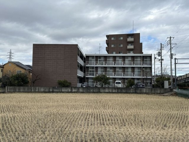 レオパレスグランパルク小柳の外観
