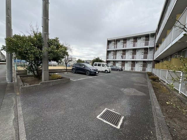 レオパレスグランパルク小柳のその他