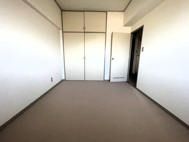 サンポートハイツの洋室