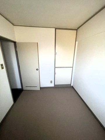サンポートハイツの洋室