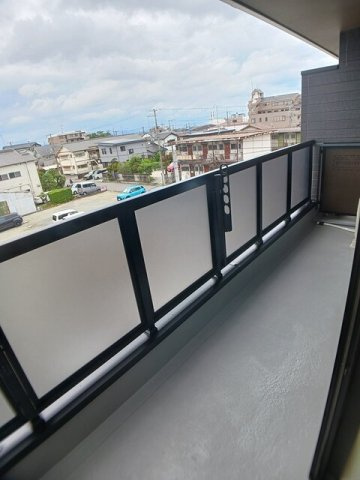 ヒカルサ東加古川のバルコニー