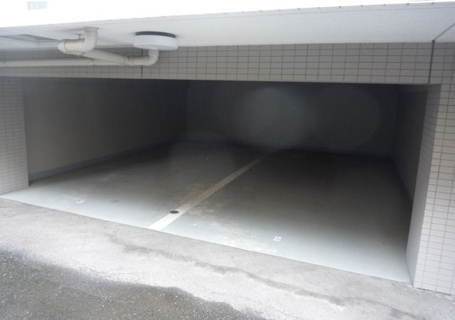 グロースメゾン用賀の駐車場