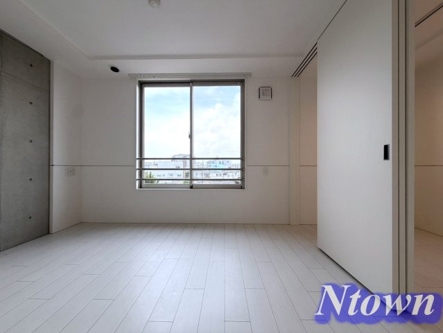 【居間・リビング】 | quador名古屋城駅 | こちらのリビングで趣味の時間をお楽しみください