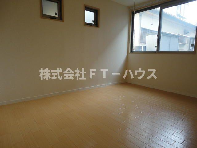 アメニティ本中山の寝室