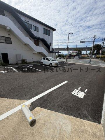 ラフィネの駐車場|駐車場に車を止められます